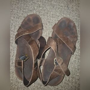 Well worn leather sandals Chacos sz 7
